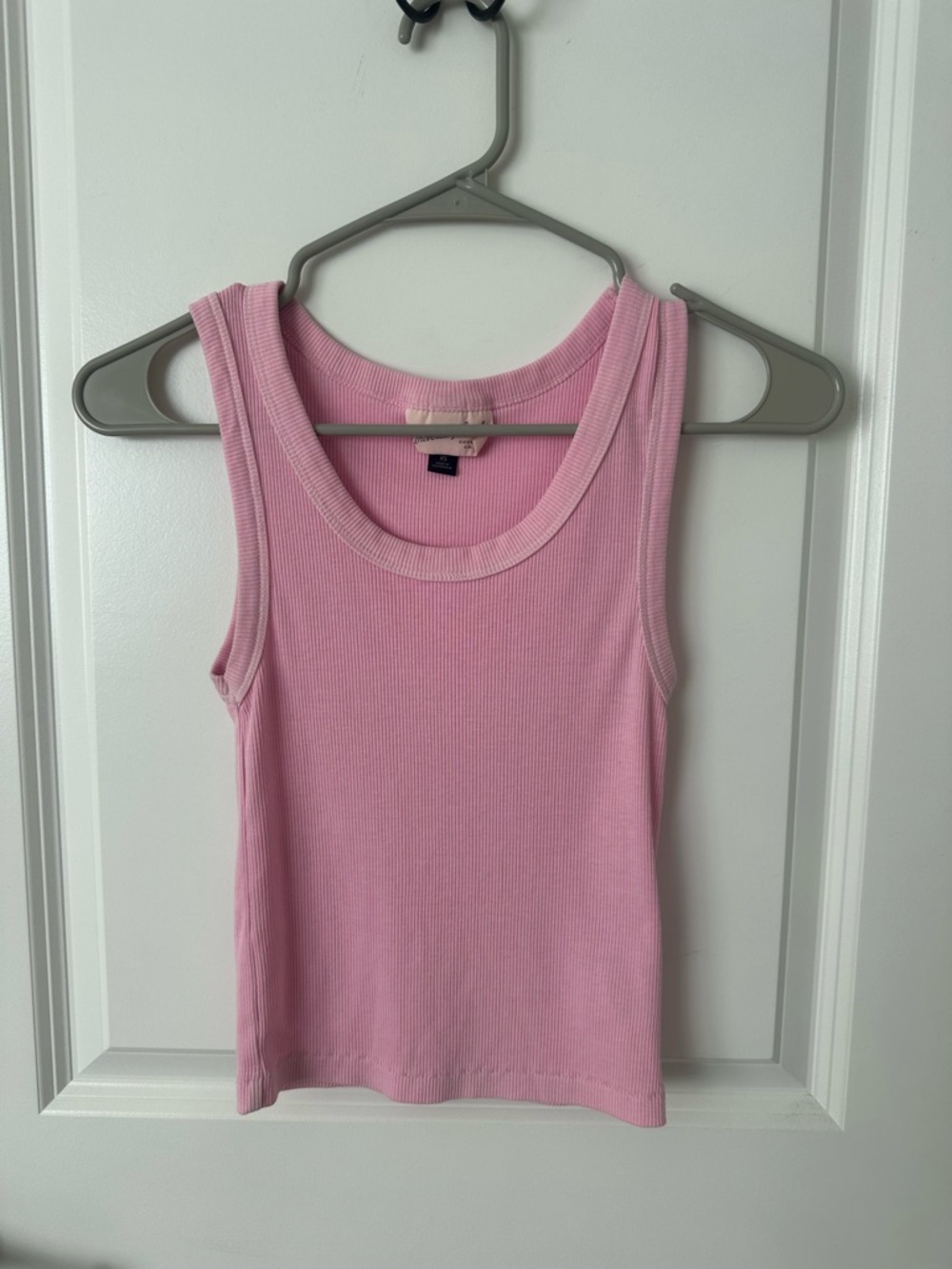 Universal thread ribbed pink tank